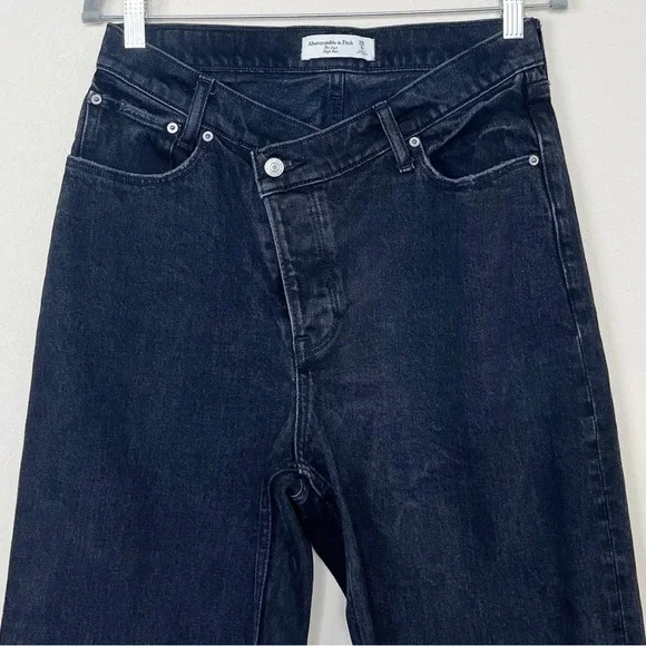 Abercrombie‎ and Fitch Criss Cross High RiseDad Jeans in Black